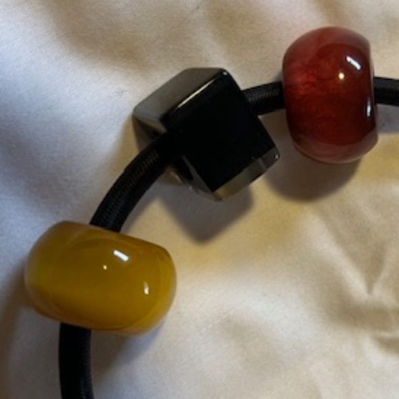 Zsiska Jewellery Bundle: 2 Necklace Cords + 10 Resin Beads! - Picture 5 of 7